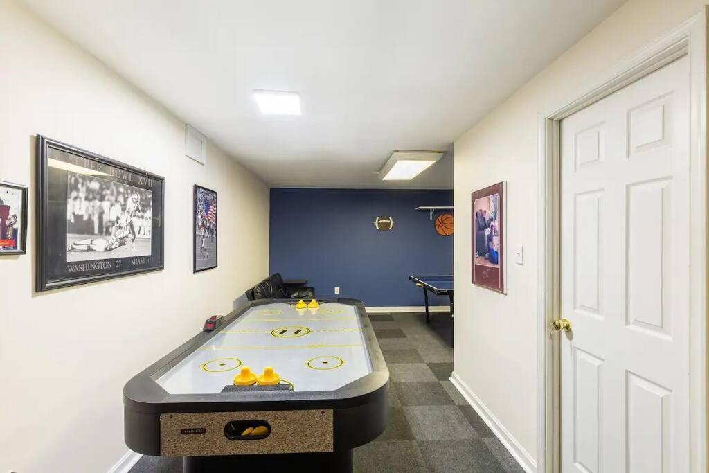 Lrge 5 Bedroom 9 Beds Near Dc-Pool, Hot Tub, Gym, Game Rm, Fire Pit Bowie Dış mekan fotoğraf