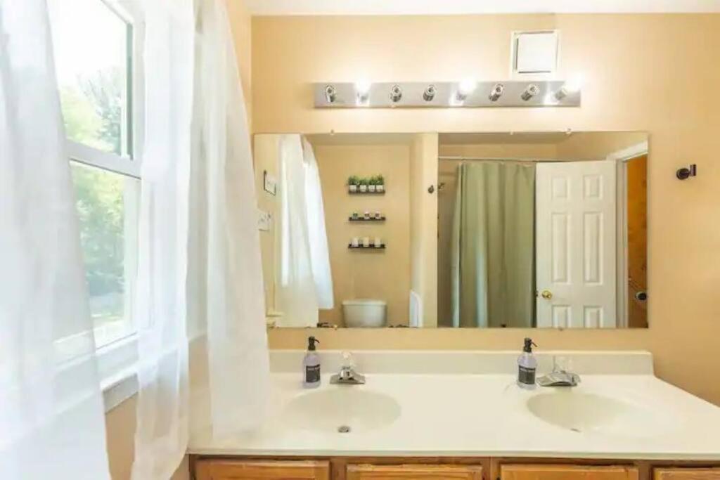 Lrge 5 Bedroom 9 Beds Near Dc-Pool, Hot Tub, Gym, Game Rm, Fire Pit Bowie Dış mekan fotoğraf
