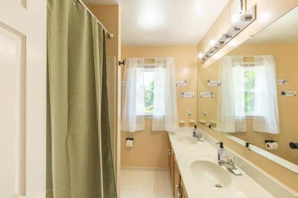 Lrge 5 Bedroom 9 Beds Near Dc-Pool, Hot Tub, Gym, Game Rm, Fire Pit Bowie Dış mekan fotoğraf