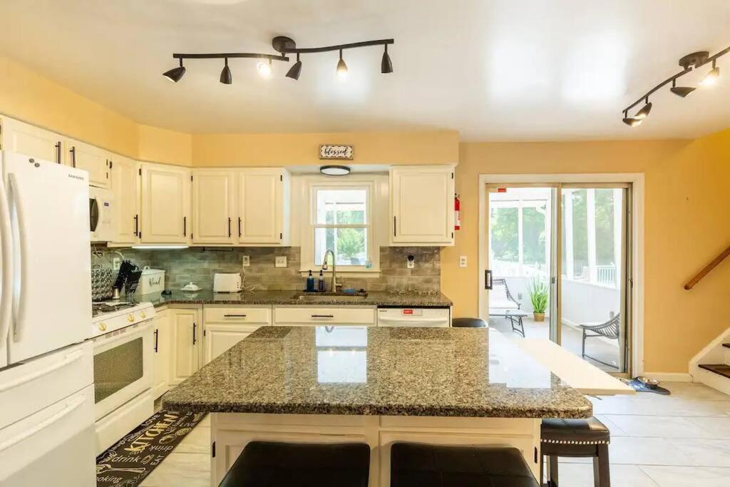 Lrge 5 Bedroom 9 Beds Near Dc-Pool, Hot Tub, Gym, Game Rm, Fire Pit Bowie Dış mekan fotoğraf